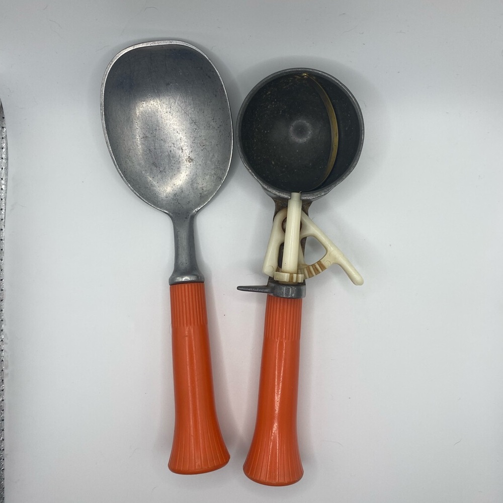 Vintage Bonny Ice Cream Scoops Orange Bakelite Handle Made In USA Midcentury